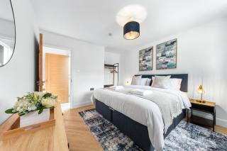 Luxury 4 Bed apartment with good transport links - Harrow - 7