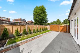 Stylish 4 bedroom I extended stays I contractors - Harrow - 2