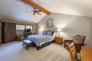 Rustic Elegance Located near PCM with Hot Tub - 1