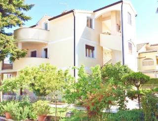 Große Wohnung In Umag Mit Großer Terrasse - 9