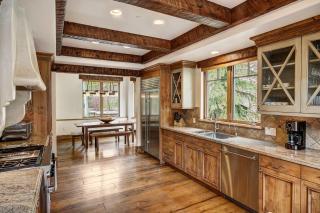 5BR Alpine Luxury Home with Private Hot Tub - 3
