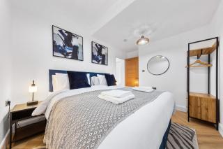 Luxury 4 Bed apartment with good transport links - Harrow - 8