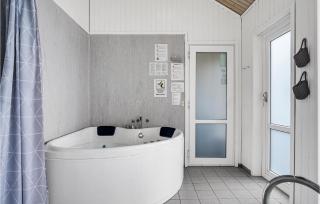 Stunning Home In Ebeltoft With Kitchen - 3