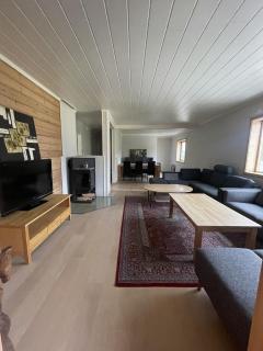 Arctic Delight 4-Bed Apartment in Tromso - 2