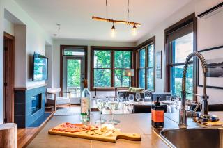 Lakefront Mountain View - 1 Bedroom Resort Suite - 8