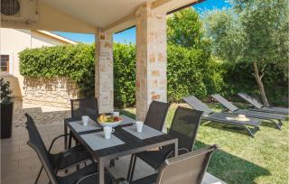 2 Bedroom Awesome Home In Liznjan - 8
