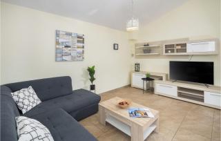 2 Bedroom Awesome Home In Liznjan - 9
