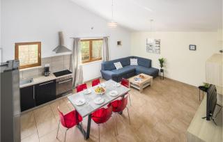 2 Bedroom Awesome Home In Liznjan - 7