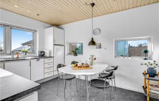 Awesome Home In Egå With Kitchen - 7