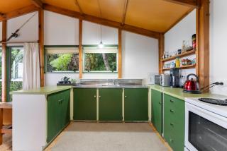 Hauraki Haven - Lake Taupo Holiday Home - Turangi - 3