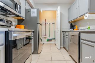 Hidden Gem - pool access, walk to beach - 2