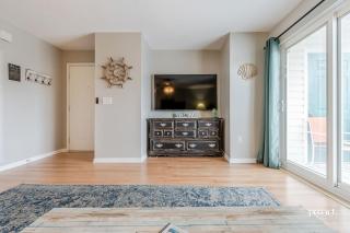 Hidden Gem - pool access, walk to beach - 9