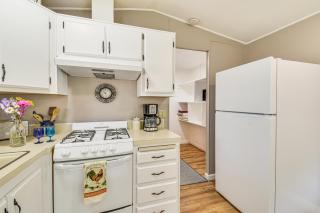 La Grange Home with Covered Patio and Gas Grill! - La Grange - 1