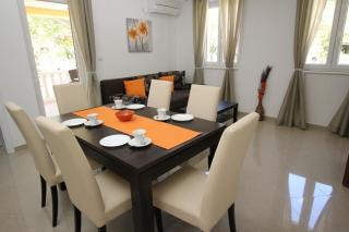 Modern eingerichtete Apartment für 4 Personen in einem Haus mit mehrere Apartments und mit Pool - b59596 - Baška - 7