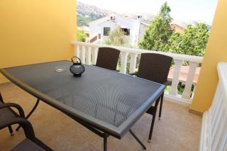 Modern eingerichtete Apartment für 4 Personen in einem Haus mit mehrere Apartments und mit Pool - b59596 - Baška - 5