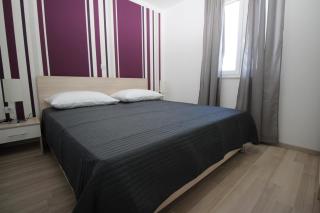 Modern eingerichtete Apartment für 4 Personen in einem Haus mit mehrere Apartments und mit Pool - b59596 - Baška - 2