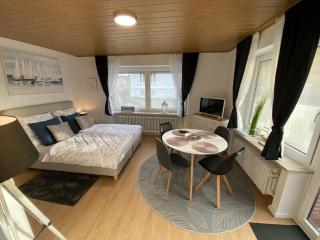 Stilvoll eingerichtete Ferienwohnung mit Terrasse in Tossens - Butjadingen - 7