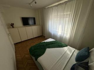 Boho Chic Apt with Fast Wi-Fi AC and SmartTV - Constança - 2