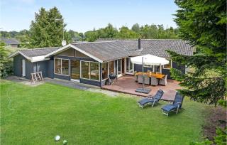 Three-Bedroom Holiday Home In Dronningmolle - Dronningmølle - 0