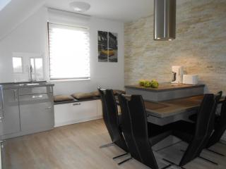 Hochwertig Eingerichtete Ferienwohnung Mit Balkon - Halstenbek - 8