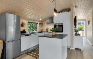 Cozy Home In Fårvang With Wifi - 4