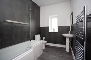 Vacant Nests The Attwood Smart Tv Wifi - 8