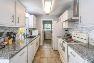 Beach Retreat Downtown Hot Tub - Delray Beach - 7