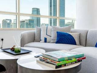 2 Bedroom Smart Home with a Panoramic Marina View - Dubai - 7