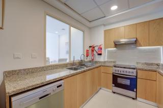 Downtown 1 Bed with Large Bright Terrace - Dubai - 5