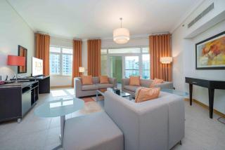 Spacious 3 Bedroom Palm Apartment - 9