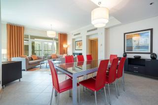 Spacious 3 Bedroom Palm Apartment - 5