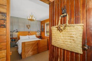 Timber Retreat - CBD location - Rotorua - 4