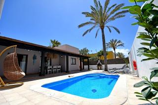 Komfortables Ferienhaus in Corralejo mit privatem Garten und beheiztem Pool - Corralejo - 0