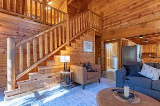 Buck Board Lodge w/ Hot Tub, Fire Pit & Game Room! - 2