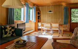 A Nice Home In Nexø With 3 Bedrooms - 8