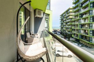 Purple Onyx - Pool & Spa Beach Resort - 9