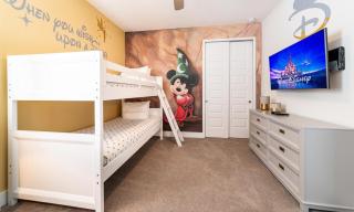 Modern 4 Bdrm Villa with Private Pool in Encore - 0