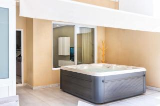 Duplex Maisonette Sliema with Jacuzzi by ArcoBnb - Sliema - 8