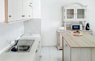 Awesome Apartment In Los Urrutias - Los Urrutias - 7