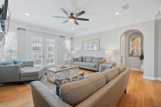Polished 5 Bdrm Villa with Home Theater at Reunion - 3
