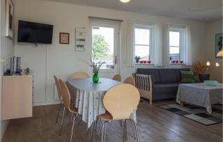 2 Bedroom Amazing Apartment In Allinge - Allinge - 8