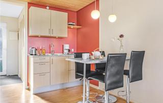 Stunning Apartment In Allinge With Wifi - 4
