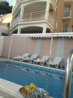 Moderne Ferienwohnung in Mimice mit gemeinsamem Pool, Grill und Terrasse und Meerblick - Mimice - 0