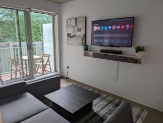 Cozy Studio in Montreal's Quartier des Spectacles - 8