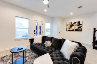 Lé Luxe Maison -3BR 2 BA- Medical Center and Downtown HTX - 7