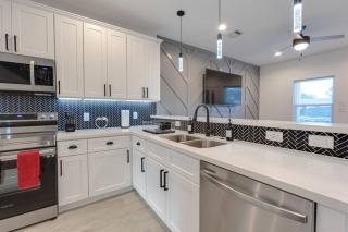 Lé Luxe Maison -3BR 2 BA- Medical Center and Downtown HTX - Houston - 1