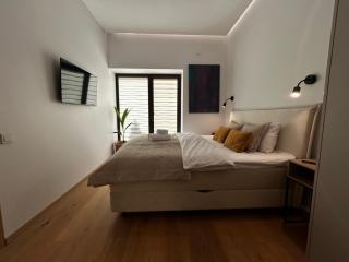 1st floor, 2 bedrooms apartment, Center, private parking, terrace, 7min to the sea - 7