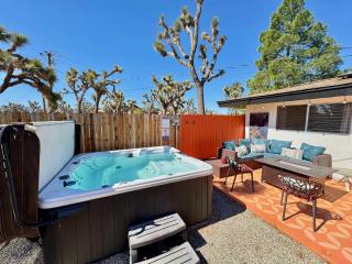 Mid-Century Modern Home w/Pool & Hot Tub - Yucca Valley - 5