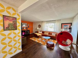 Mid-Century Modern Home w/Pool & Hot Tub - Yucca Valley - 9