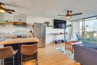Kailua-Kona Condo with Balcony Walk to the Beach! - Kailua-Kona - 2